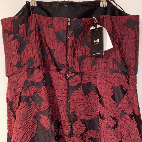 Allen Schwartz Strapless Gown - Picture 10 of 16